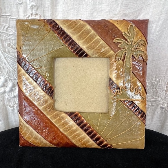 Palm Tree Leaf Twine Frame Hand Crafted 🎉Host Pick🎉 - Picture 3 of 5